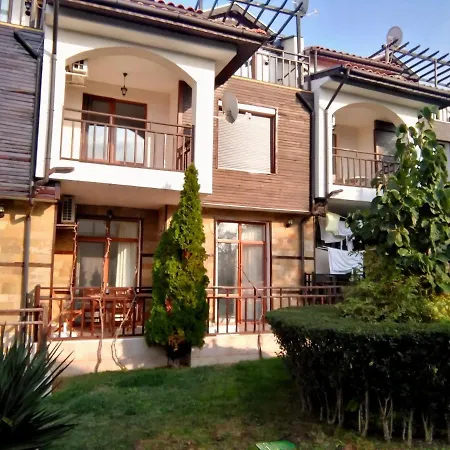 Karen Cozy Apartment Sozopol